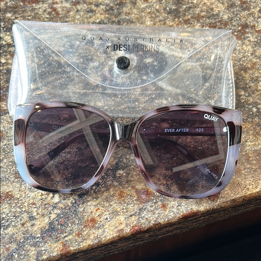 Quay Australia Ever After Sunglasses - Black